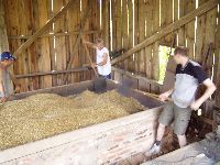 spgm-1.4.4/gal/Gruenkern_Ernte_2006/_thb_gruenkernmachen_06_12.jpg