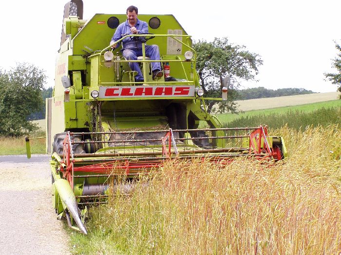 spgm-1.4.4/gal/Gruenkern_Ernte_2006/gruenkernmachen_06_03.jpg